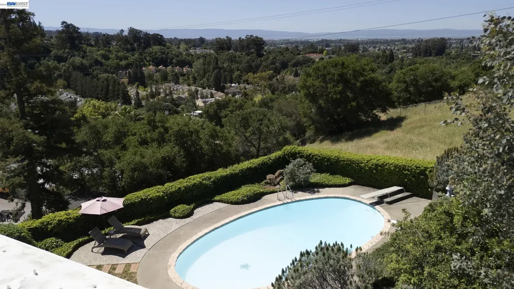 5354 Greenridge Road Castro Valley CA 94552