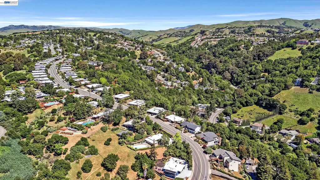 5354 Greenridge Road Castro Valley CA 94552