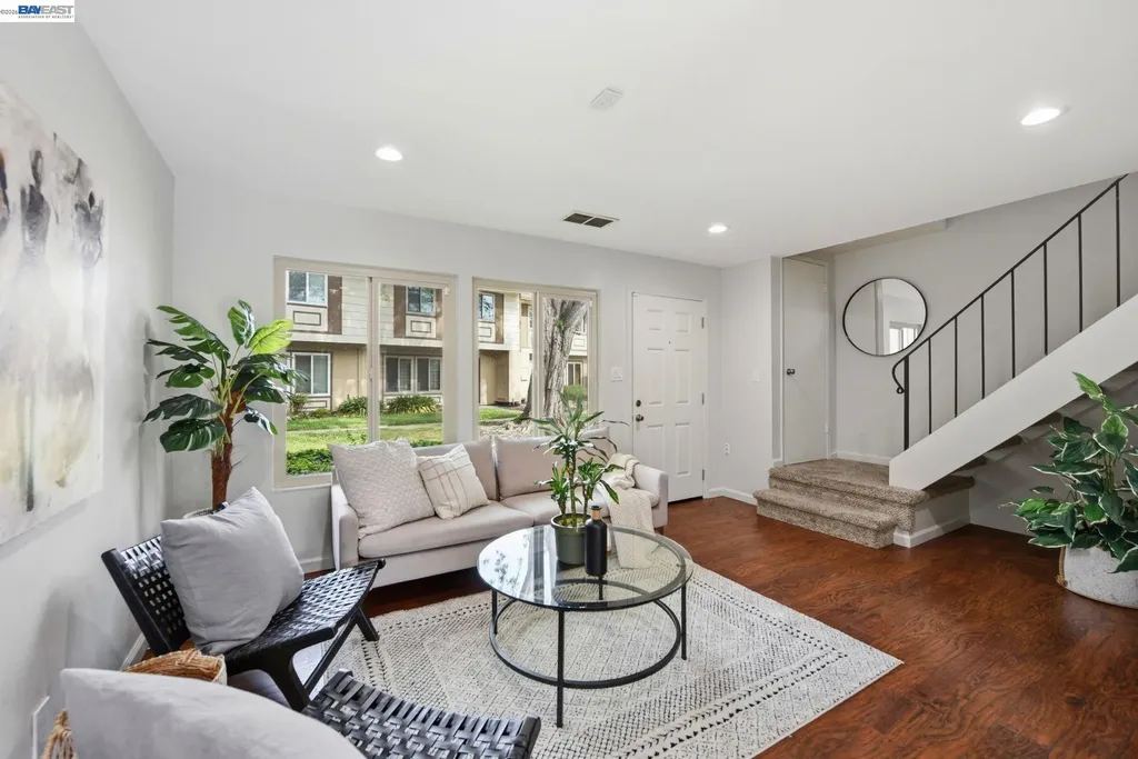 27864 Hummingbird Court Hayward CA 94545