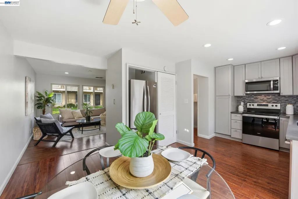 27864 Hummingbird Court Hayward CA 94545