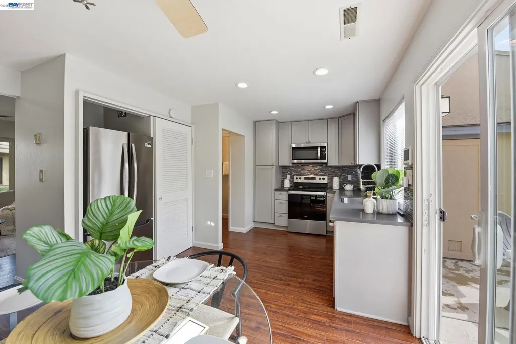 27864 Hummingbird Court Hayward CA 94545