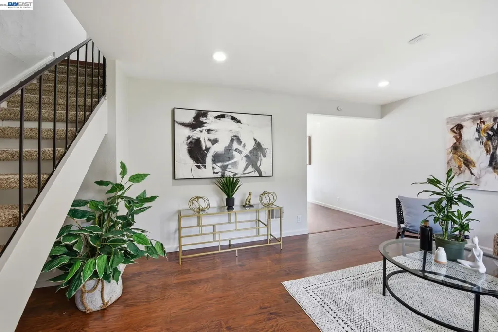 27864 Hummingbird Court Hayward CA 94545