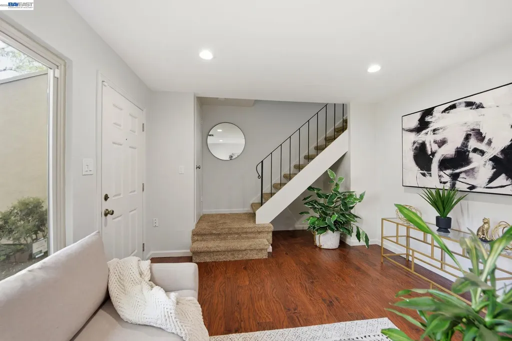 27864 Hummingbird Court Hayward CA 94545