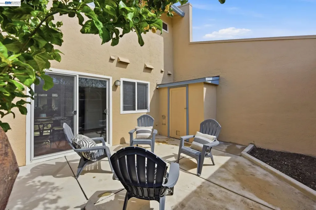 27864 Hummingbird Court Hayward CA 94545