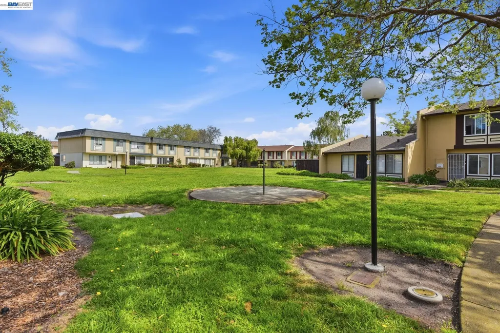 27864 Hummingbird Court Hayward CA 94545