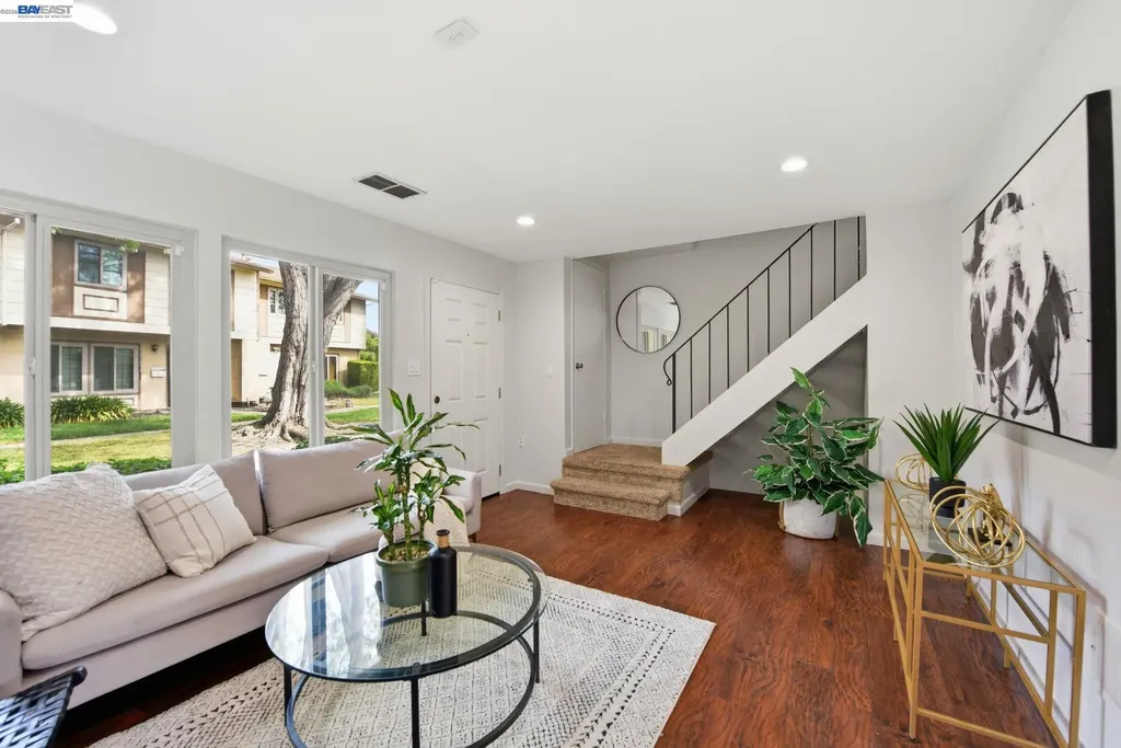 27864 Hummingbird Court Hayward CA 94545