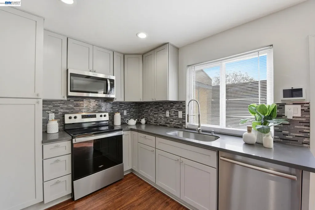 27864 Hummingbird Court Hayward CA 94545