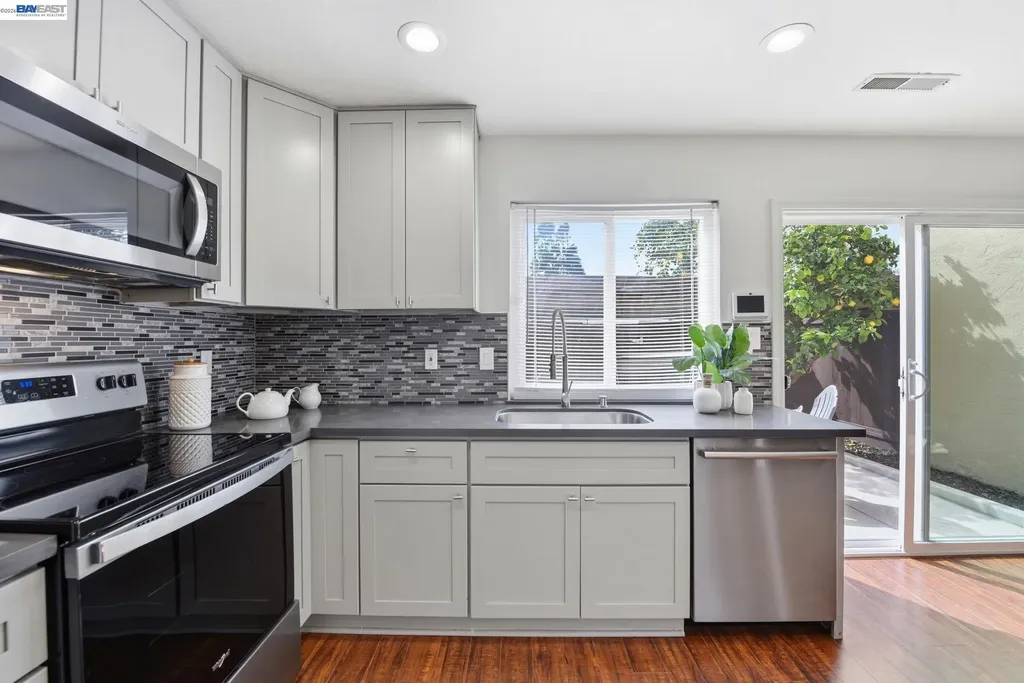 27864 Hummingbird Court Hayward CA 94545