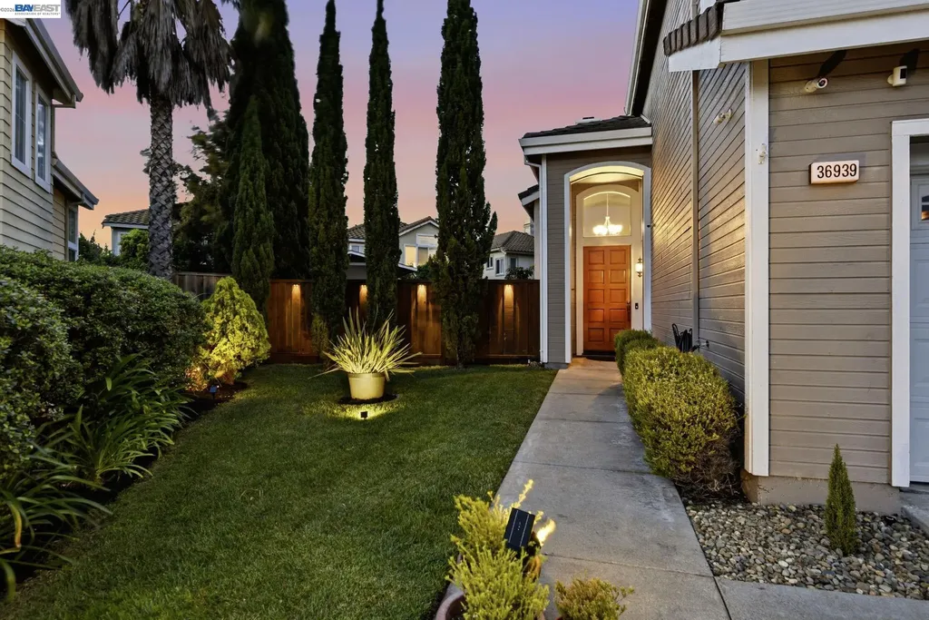 36939 Papaya Street Newark CA 94560