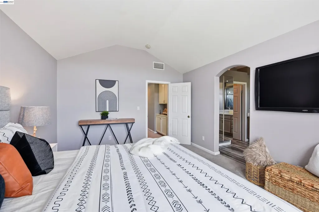 36939 Papaya Street Newark CA 94560