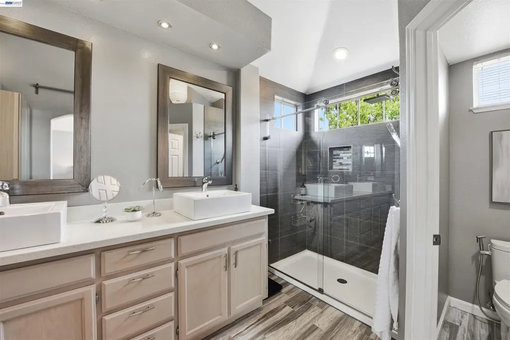 36939 Papaya Street Newark CA 94560