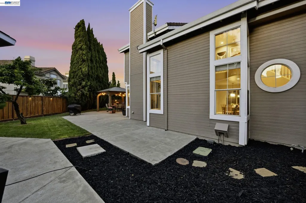 36939 Papaya Street Newark CA 94560