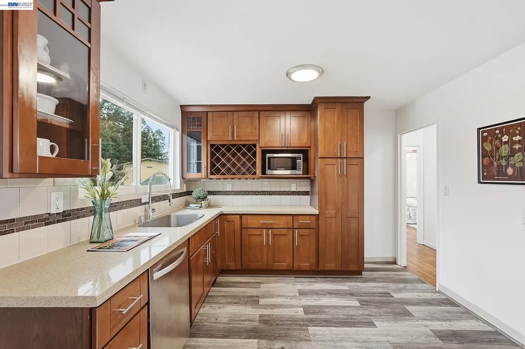 1657 162nd Avenue Ashland CA 94578