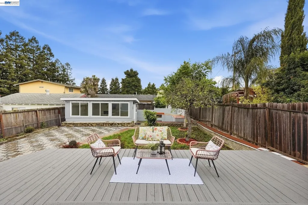 1657 162nd Avenue Ashland CA 94578