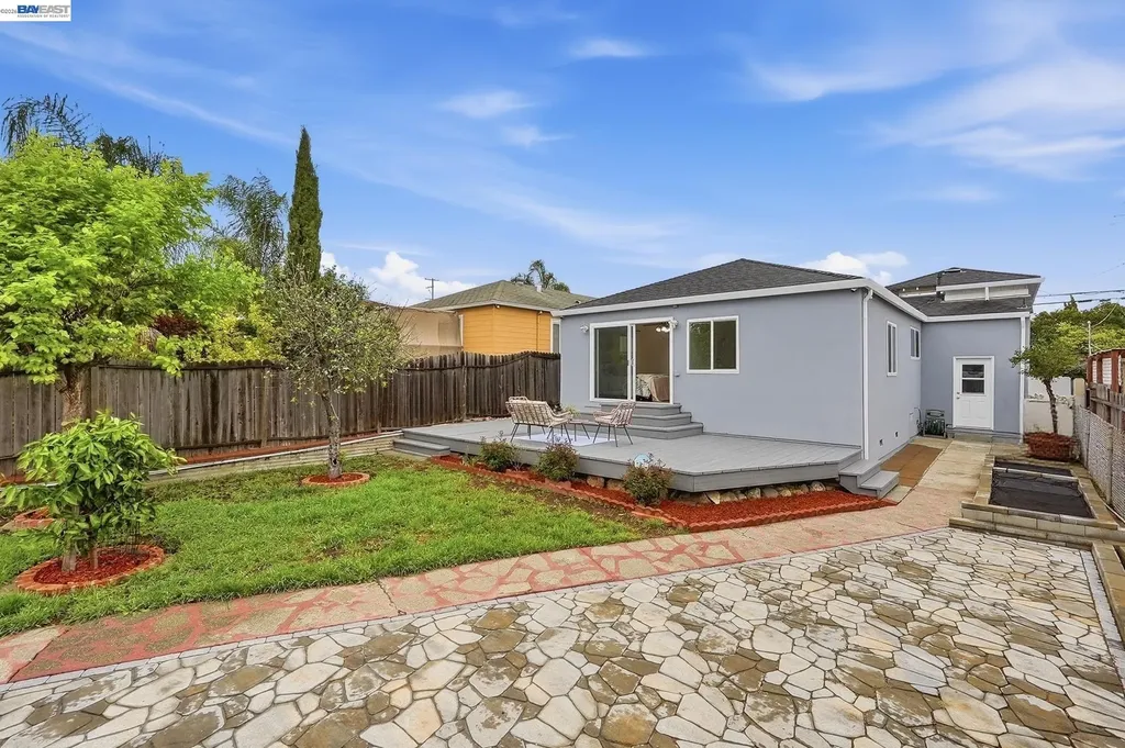 1657 162nd Avenue Ashland CA 94578