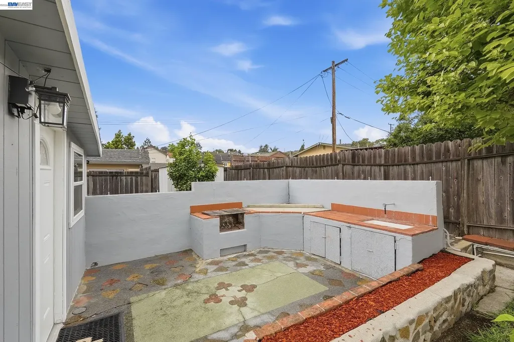 1657 162nd Avenue Ashland CA 94578