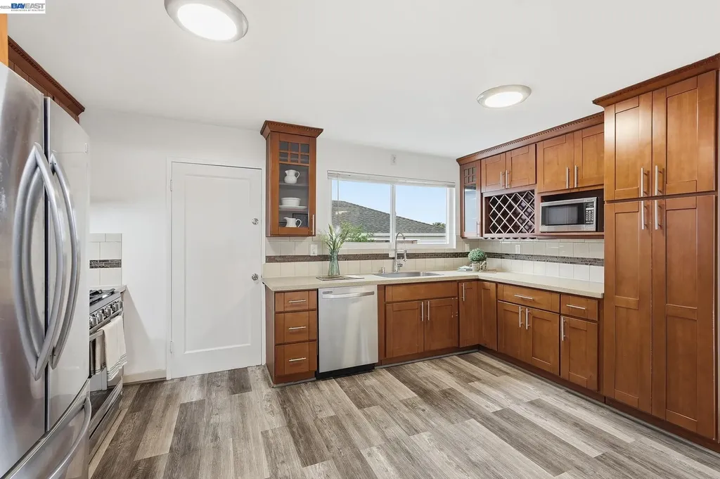 1657 162nd Avenue Ashland CA 94578