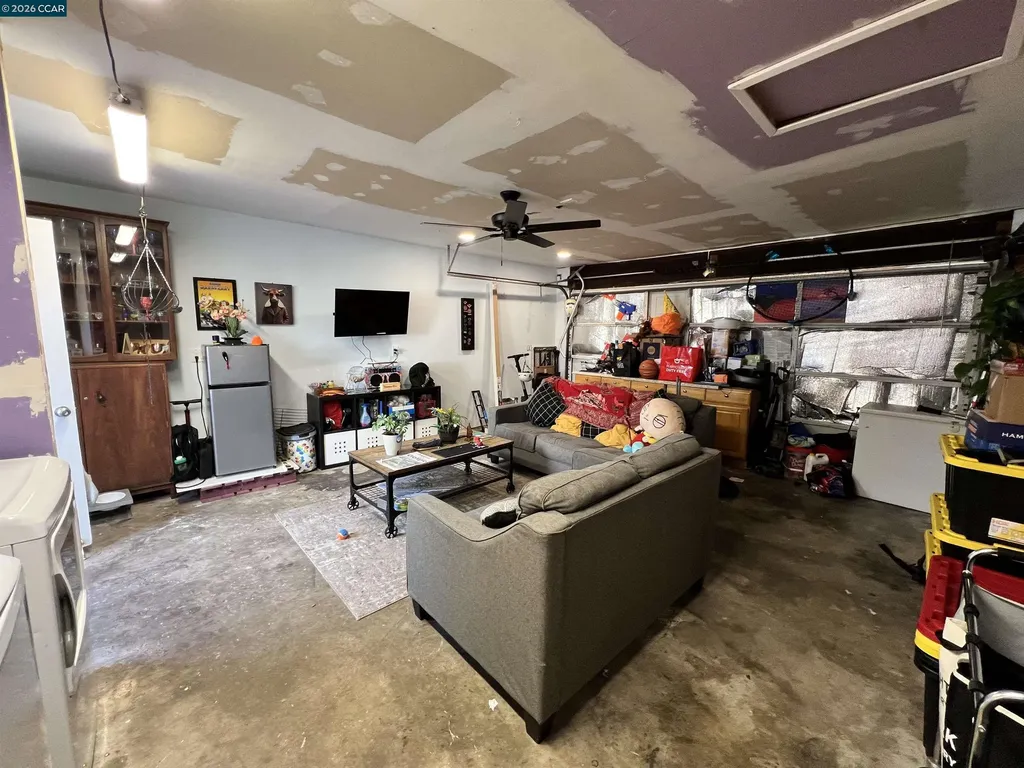 251 Rose Ann Avenue Pittsburg CA 94565