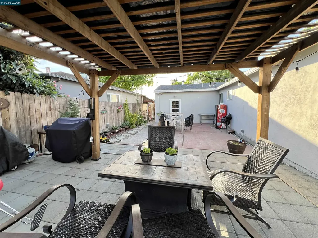 251 Rose Ann Avenue Pittsburg CA 94565