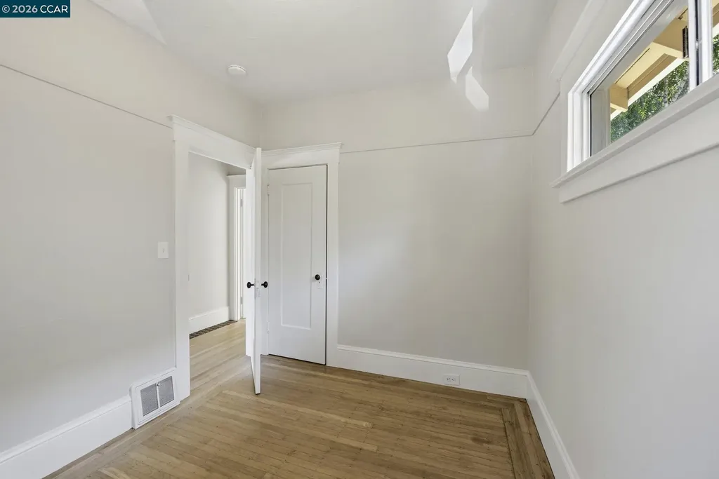 5446 Shafter Avenue Oakland CA 94618