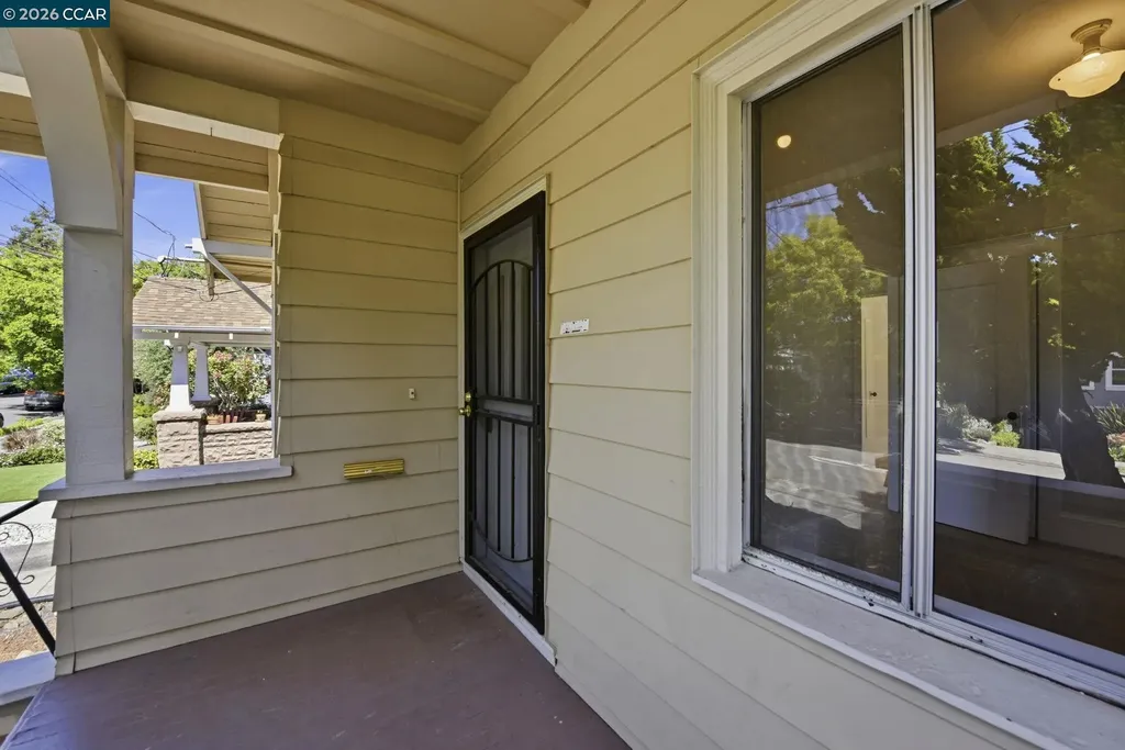 5446 Shafter Avenue Oakland CA 94618