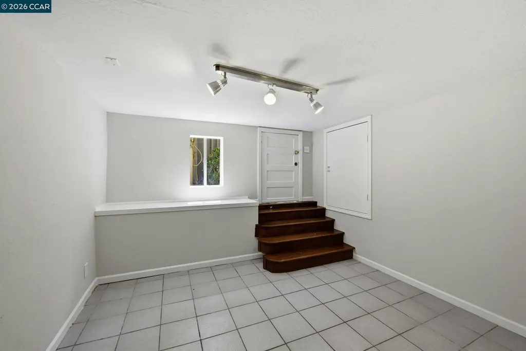 5446 Shafter Avenue Oakland CA 94618