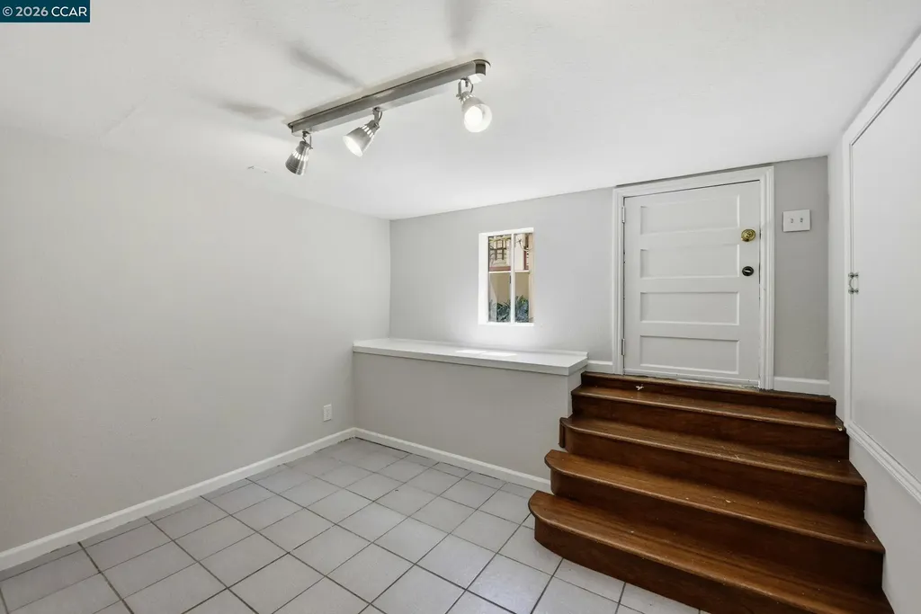 5446 Shafter Avenue Oakland CA 94618