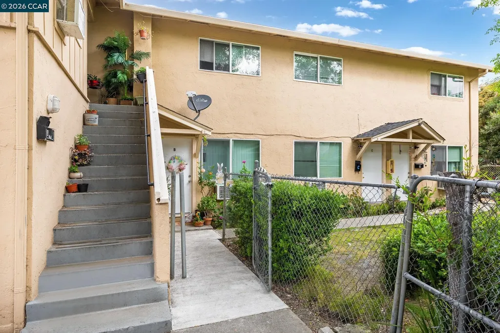 2561 Camara Circle Concord CA 94520