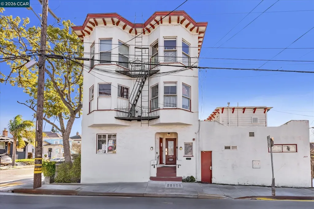 2004 Emerson Street Berkeley CA 94703