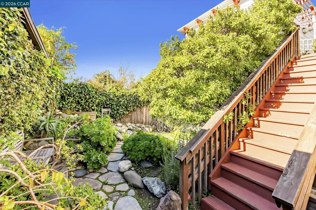 2004 Emerson Street Berkeley CA 94703