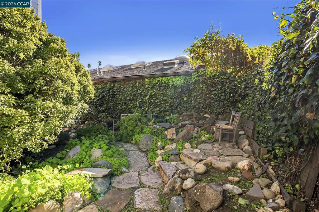 2004 Emerson Street Berkeley CA 94703