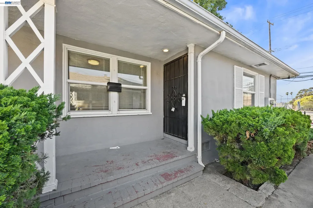 2218 82nd Avenue Oakland CA 94605