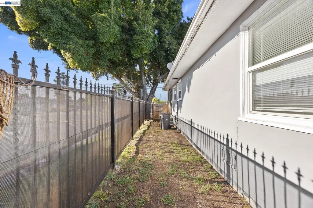 2218 82nd Avenue Oakland CA 94605