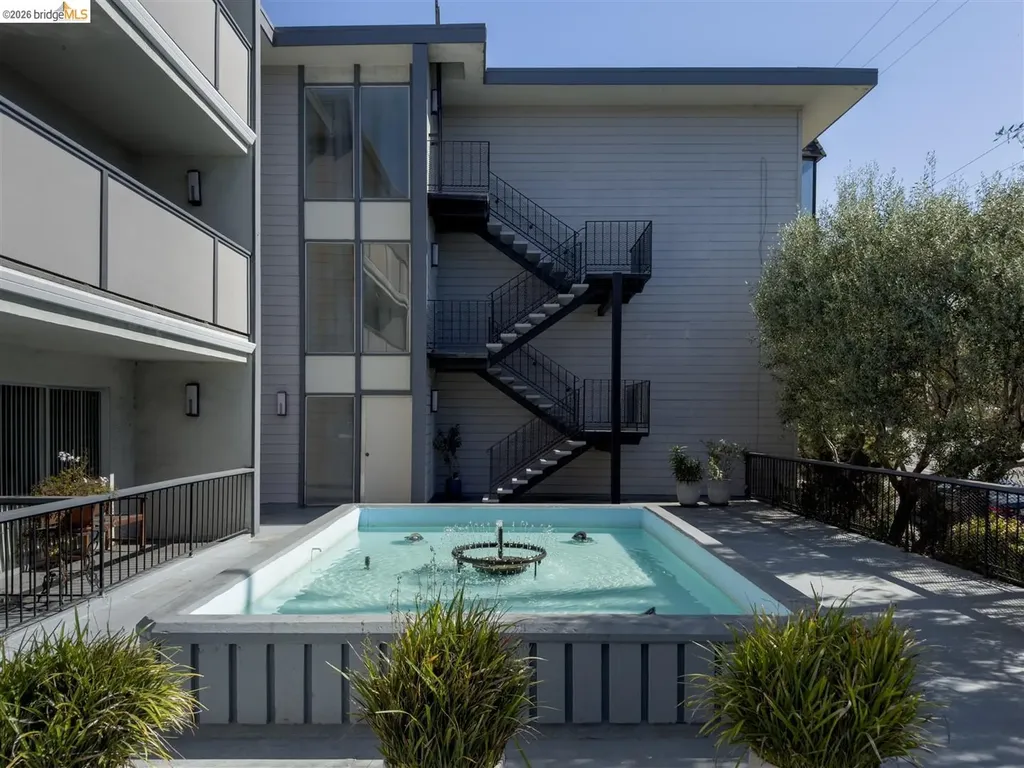 567 Oakland Avenue Oakland CA 94611