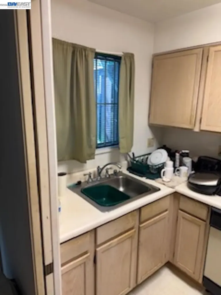 11 Rebecca Lane San Francisco CA 94124