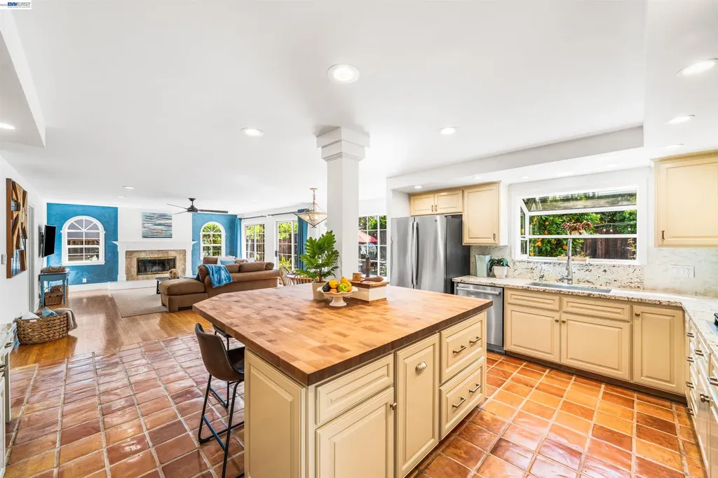 5207 Crestline Way Pleasanton CA 94566