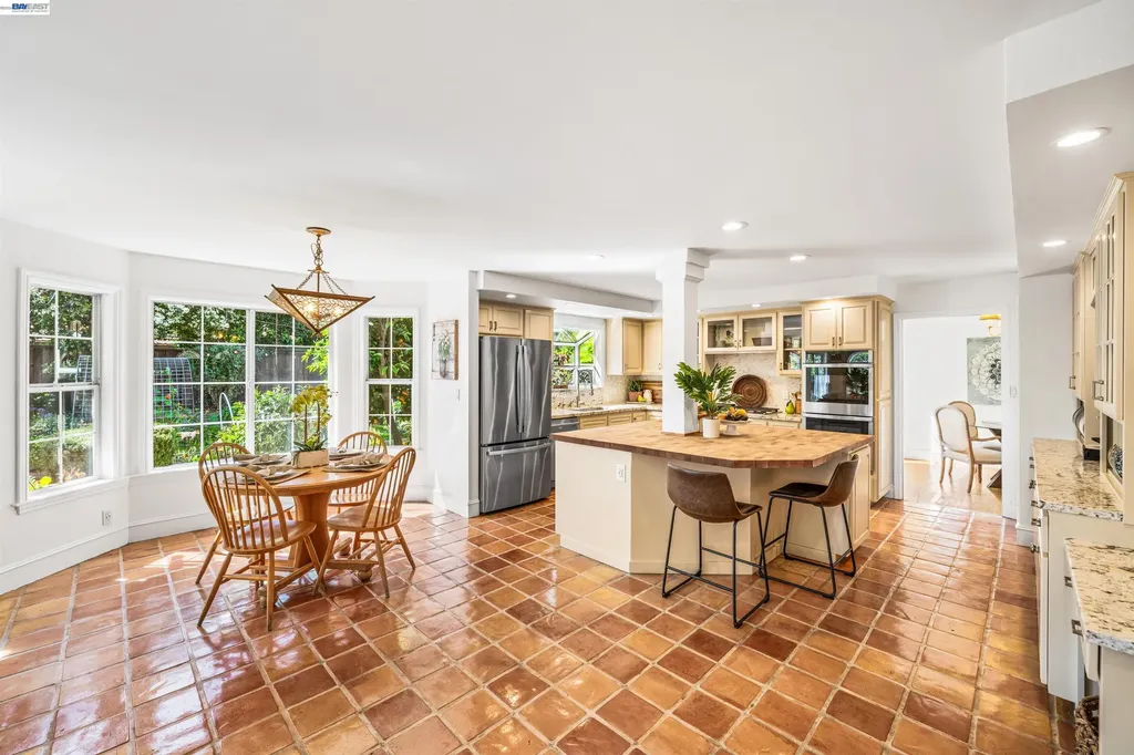 5207 Crestline Way Pleasanton CA 94566