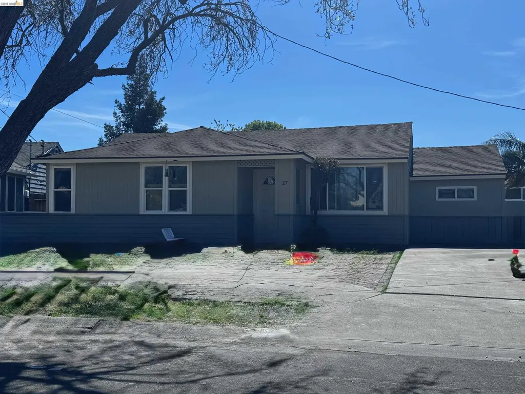 27 Robinson Avenue Pittsburg CA 94565