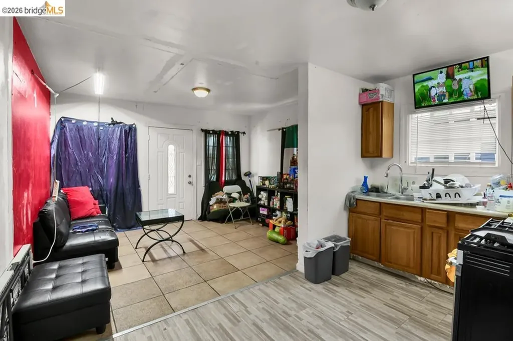 1090 70th Avenue Oakland CA 94621