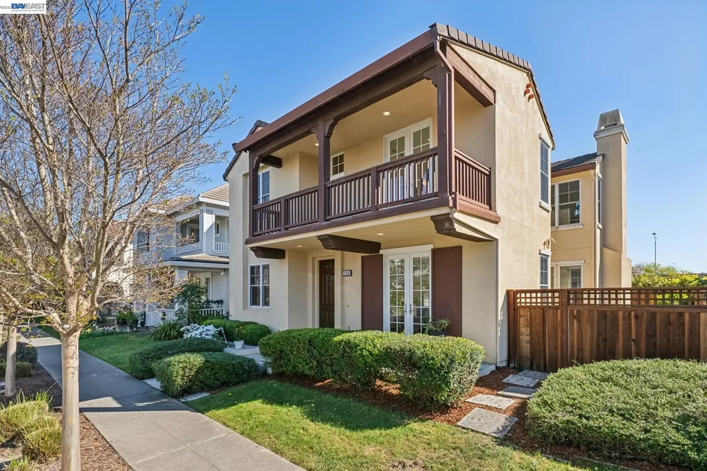 220 Hollister Avenue Alameda CA 94501