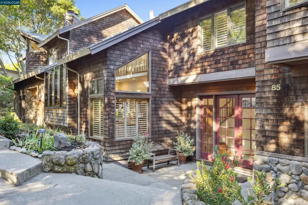 Orinda CA, 85 La Cuesta Road