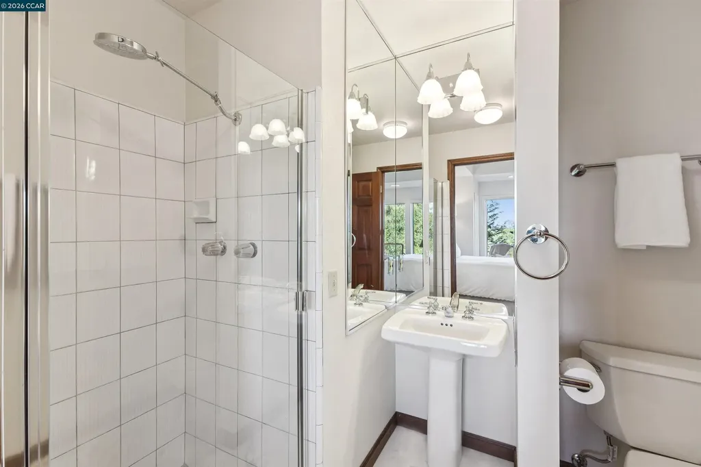 85 La Cuesta Road Orinda CA 94563