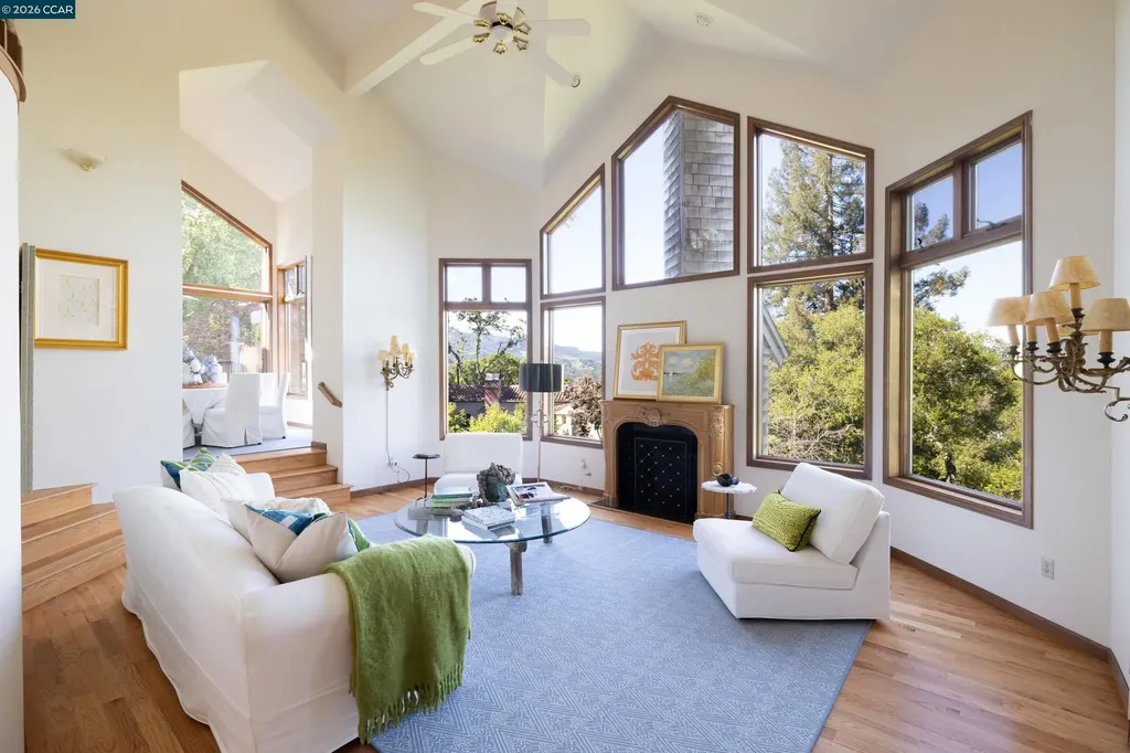 85 La Cuesta Road Orinda CA 94563