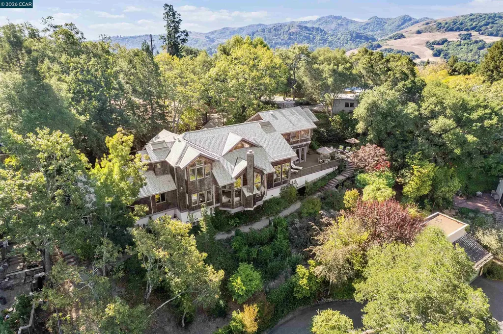 85 La Cuesta Road Orinda CA 94563