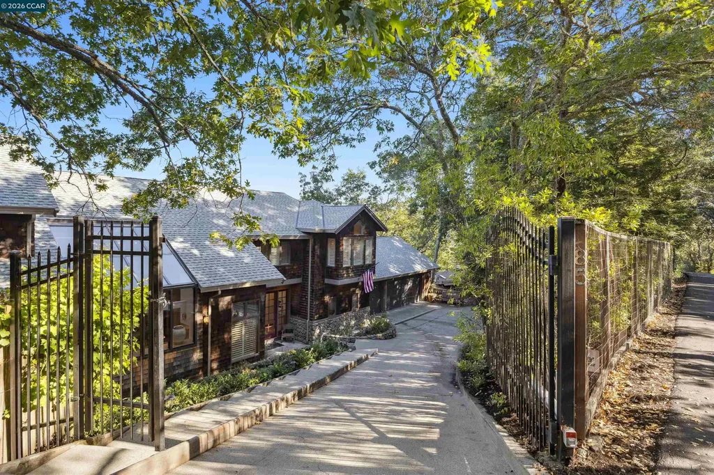 85 La Cuesta Road Orinda CA 94563