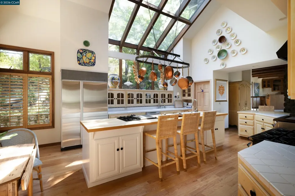 85 La Cuesta Road Orinda CA 94563