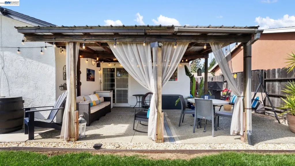 1143 Bedford Vacaville CA 95687