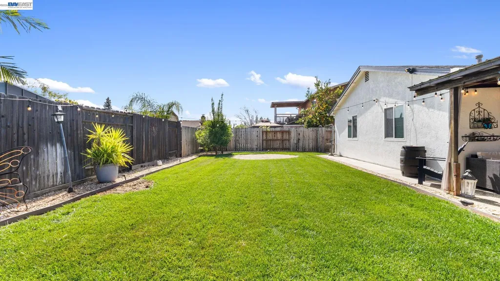 1143 Bedford Vacaville CA 95687