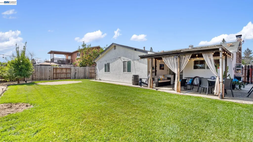 1143 Bedford Vacaville CA 95687