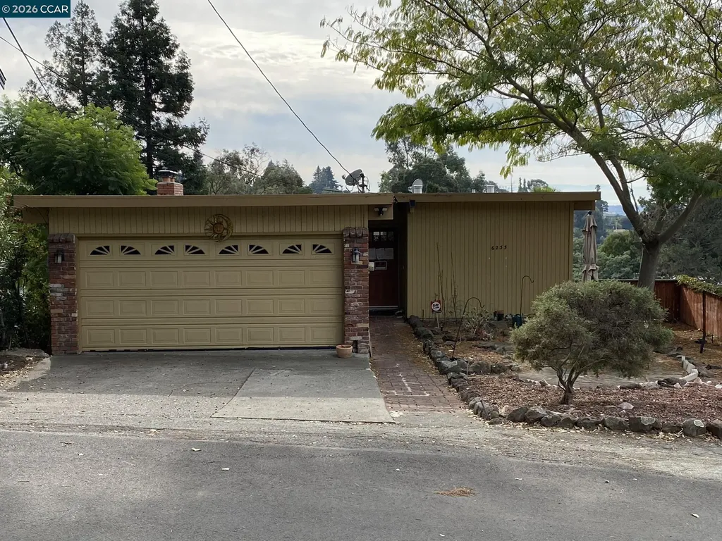 6233 Leona Street Oakland CA 94605